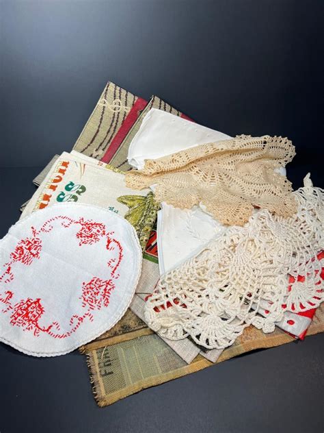 Linen, Lace & Tablecloth Lot | EstateSales.org