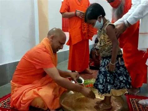 Cm Yogi Adityanath To Perform Kanya Poojan In Gorakhpur Navratri 2021