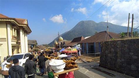 Tradisi Saparan Di Lereng Gunung Andong Magelang Momen Budaya Yang