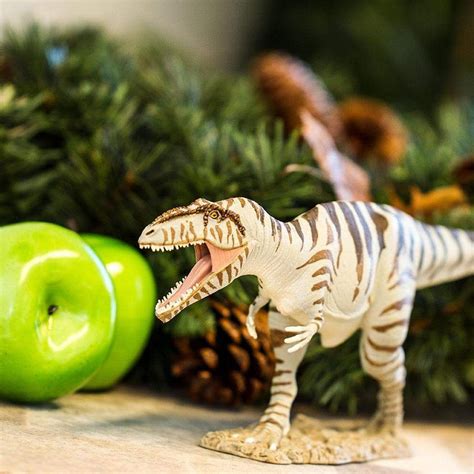 Giganotosaurus Toy | Dinosaur Toys | Safari Ltd®