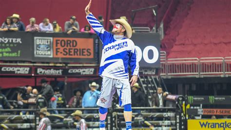 Photos Flint Rasmussen Pbr Entertain Kansas City Crowds