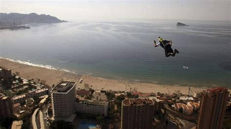 Dos Heridos En Benidorm En El Campeonato Del Mundo De Salto Base