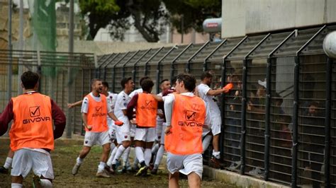 Sospiro Di Sollievo Nard Un Autogol Nel Finale Regala L Contro Il