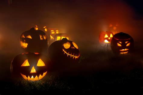 How To Host A Spooktacular Halloween Party For Couples