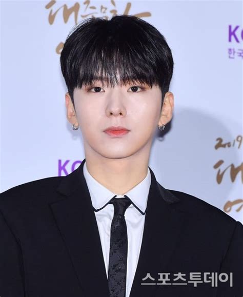 몬스타엑스 기현 22일 군입대 밀린 숙제하는 기분이라 홀가분 네이트 연예