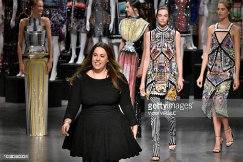 Mary Katrantzou L Art De La Haute Couture Red Fini D Clicmag