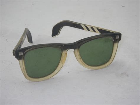 Vintage 1950 S Men S Wayfarer Style Mod Beach Black Designs In Lucite Sunglasses With Images