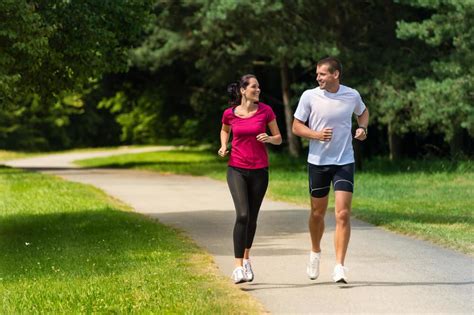 Running Vs Jogging Differences And Uses Runnerclick