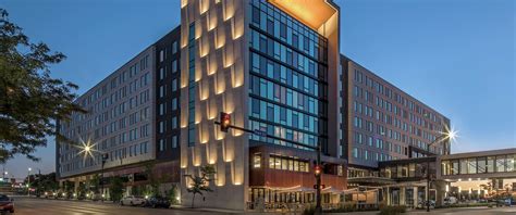 Hotels in Des Moines, IA - Hilton Des Moines Downtown