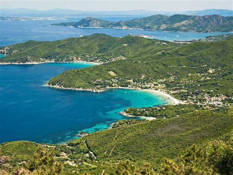 Arcipelago Toscano 7 isole diverse tra loro la più grande e l isola d