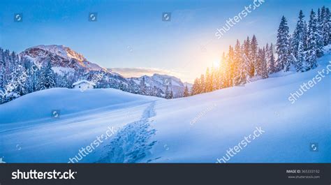 45,386 Winter Mountain Cabins Images, Stock Photos & Vectors | Shutterstock