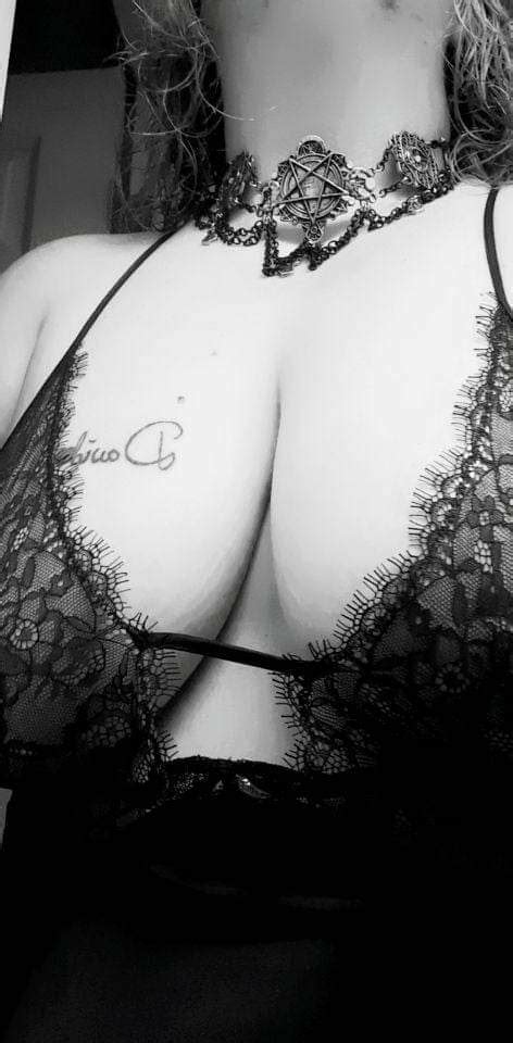 ShowNTell Milf Collection 25 Pics XHamster