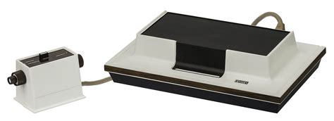 maya  goda byla prezentovana igrovaya pristavka magnavox odyssey