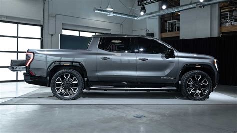 2024 Gmc Sierra Ev Denali Edition 1 First Look A Third Ev For Gmc