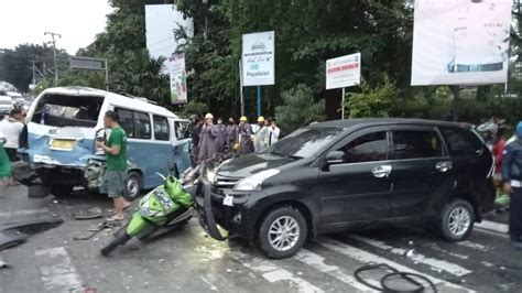 Foto Foto Kecelakaan Maut Balikpapan Yang Tewaskan 5 Orang Okezone