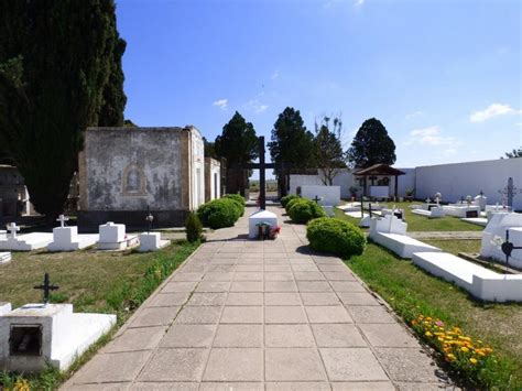 Youtuber mejicano provocó un escándalo en un cementerio de Córdoba