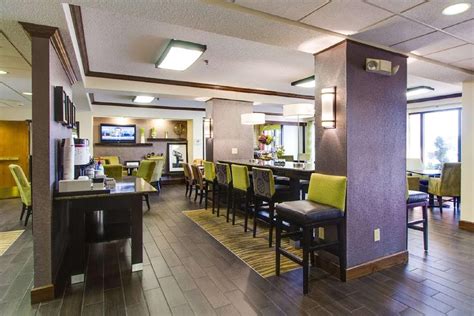 Hampton Inn Salina In Salina (KS), United States - Hotel Booking ...