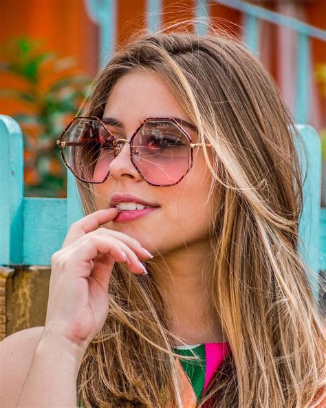 Confie na magia de novos começos Square Sunglasses Women Round