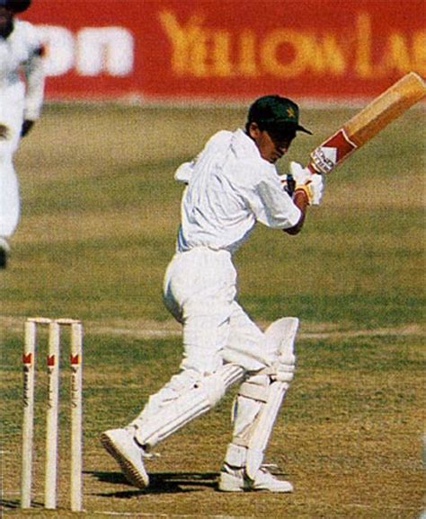 Hasan Raza batting on debut when it was claimed he was 14 | ESPNcricinfo.com