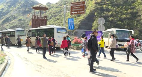 千名游客春游南宫山 岚皋县人民政府