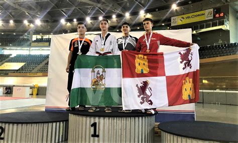 Los lucentinos Jacob Muñoz y Alejandro Carrión consiguen tres medallas