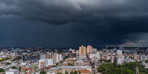 Frente Fria Mudará O Tempo Com Chuva E O Primeiro Refresco De Outono