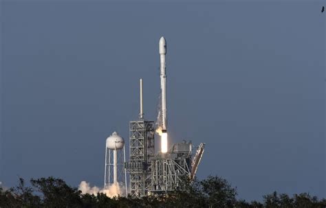 Spacex Réussit Le Lancement De Falcon 9 La Première Fusée «recyclée