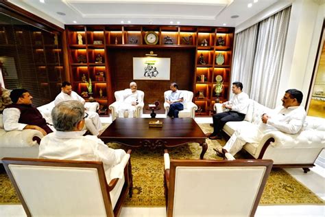 Chief Minister Arvind Kejriwal With Bihar Cm Nitish Kumar During A Meeting