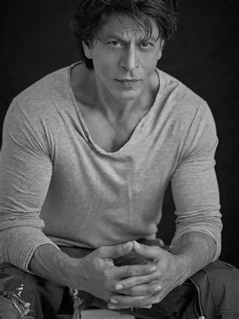 Shah Rukh Khan steals our hearts yet again with his latest picture ...