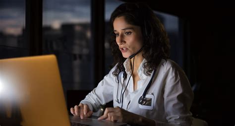 How Are Healthcare Virtual Assistants Transforming Modern Clinics By