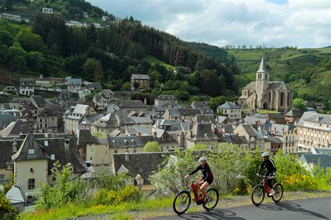 Centre Thermal Caleden Chaudes Aigues L Cantal