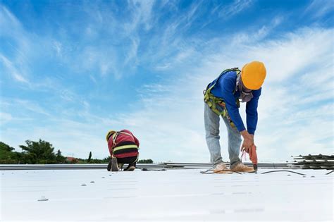 5 Benefits Of Commercial Roof Maintenance In 2023