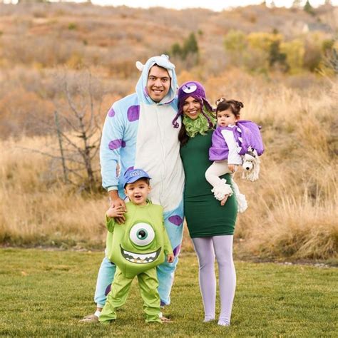 11 Cute Disney Family Costumes For 4 - Disney Halloween in 2024 ...