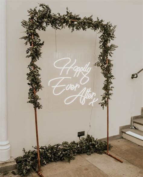 20 Creative Diy Wedding Sign Ideas Craftsy Hacks