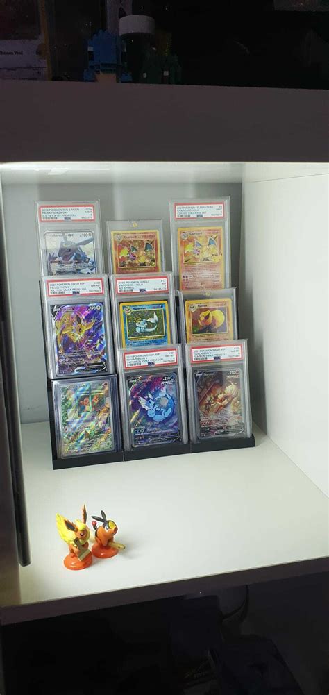 Archivo STL Soporte Para Cartas Coleccionables Pokemon Se Adapta A Los