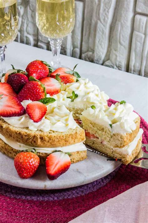 Eggless Vanilla Butter Cake With Cream Cheese Frosting Strawberry Topping