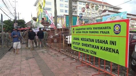 Pasar Malam Tugu Jogja Expo Resmi Ditutup Satpol PP Segel Lokasi