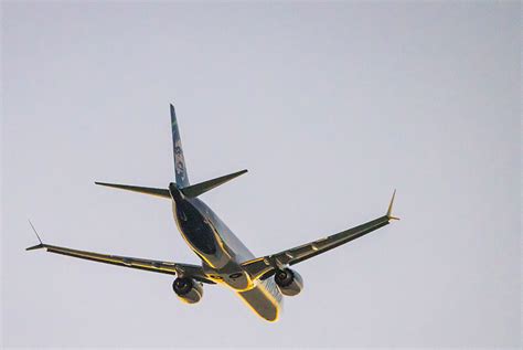 Alaska Airlines makes biggest Boeing aircraft order in its 90-year ...