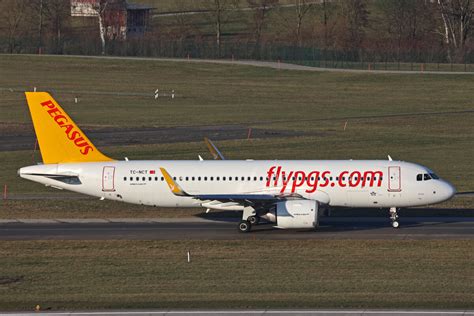 Vueling Airlines EC NAJ A320 271N Msn 8510 We Love Places Livery