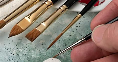 11 Best Paint Brushes For Oil Painting: Get The Perfect Finish Every Time