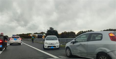 Meteo Avverso E Traffico Congestionato SullAutostrada Dei Laghi