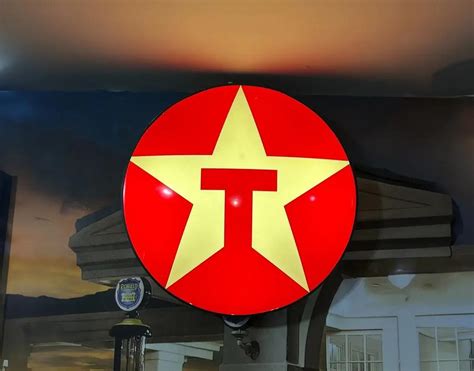 Place Bid Dt Illuminated Texaco Showroom Sign Pcarmarket