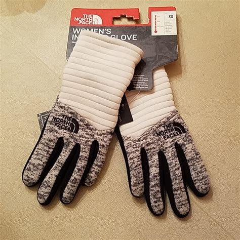 The North Face Accessories Nwt North Face Gloves Poshmark