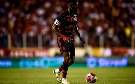 Flamengo Gerson terá alta mas procedimento cirúrgico não está descartado