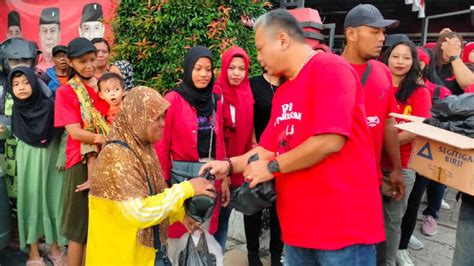 Banteng Kota Madiun Bagikan 500 Paket Takjil Gratis