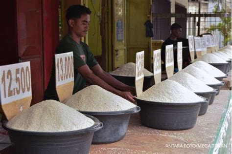 Harga Pangan Hari Ini 7 10 Beras Bawang Cabai Merah Telur Daging