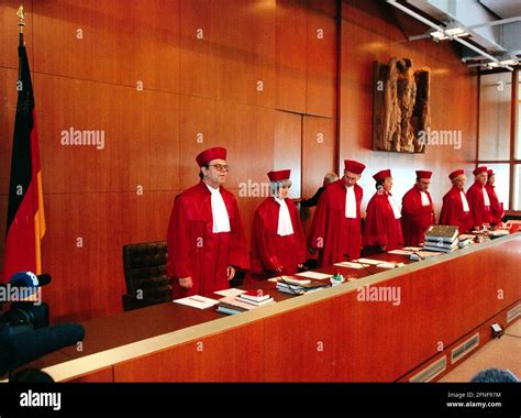 Courtroom hearing judge hi-res stock photography and images - Alamy