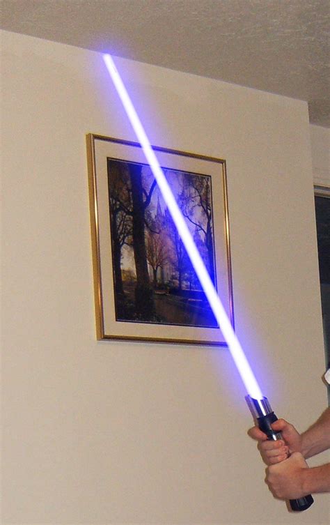 Lightsaber Blade Effect for Free : 10 Steps - Instructables