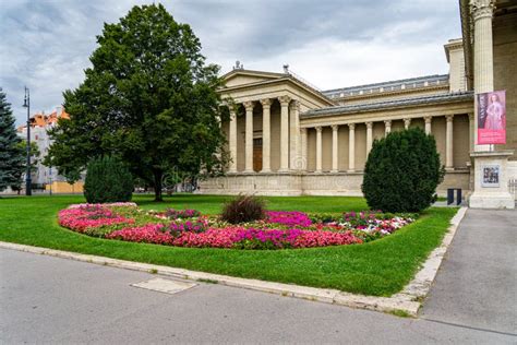 Museum Of Fine Arts In Budapest Hungary Stock Photo Image Of People