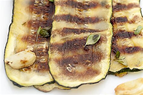 Gegrillte Zucchini In L Zucchini Grigliate Sott Olio Mediterran